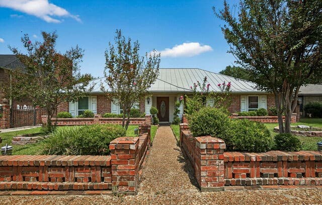 3413 Foxbriar — photo 1