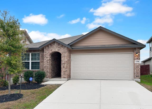 13306 Sugarberry Elm — photo 1