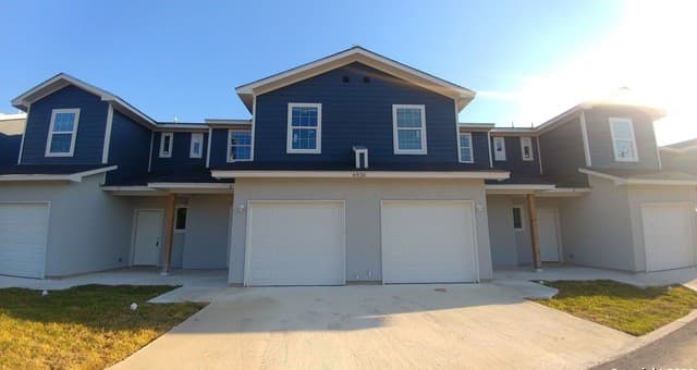 6926 Crestway Unit 3