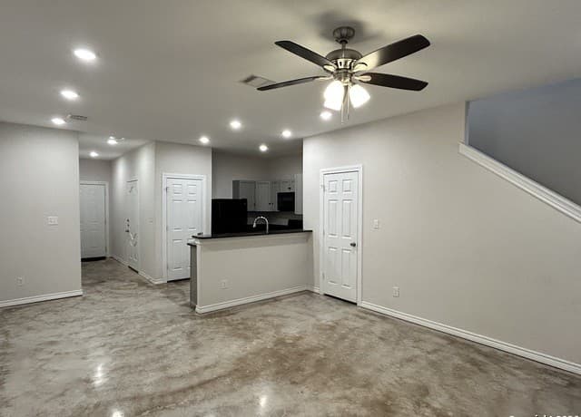 6926 Crestway Unit 3 — photo 5