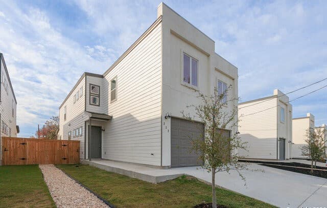 211 San Salvador Unit 102 — photo 2