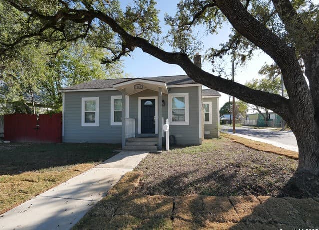 1142 W Lynwood — photo 1