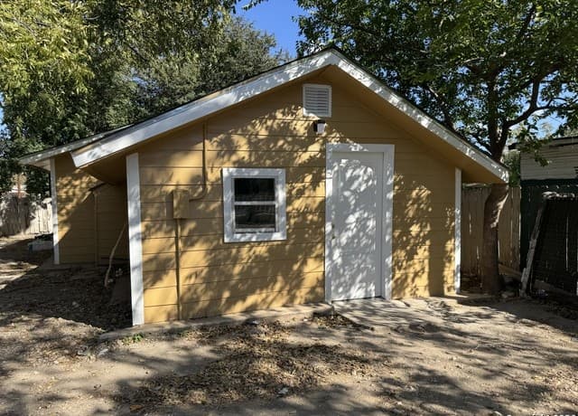 2-bedroom rental at 419 Peabody Unit 2 in San Antonio TX
