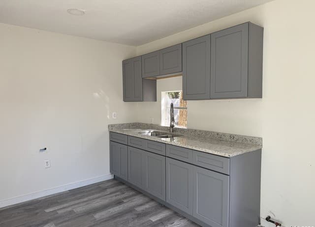 1-bedroom rental at 419 Peabody Unit 3 in San Antonio, TX — photo 3