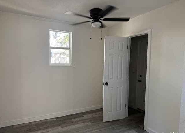 1-bedroom rental at 419 Peabody Unit 3 in San Antonio, TX — photo 4