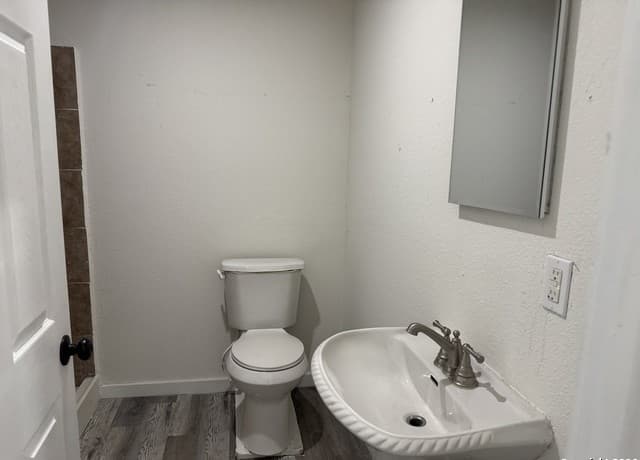 1-bedroom rental at 419 Peabody Unit 3 in San Antonio, TX — photo 5