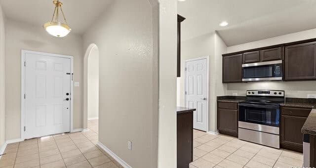 7411 Hazel — photo 3