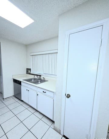 5210 Kenton Stone — photo 4