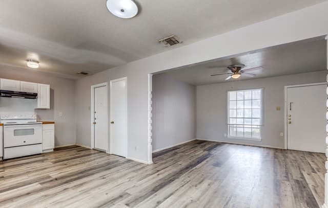 827 Spring Park — photo 3