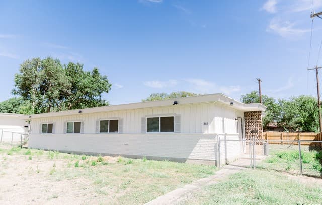 1385 Oblate Dr — photo 2