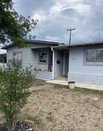 742 Olney — photo 2