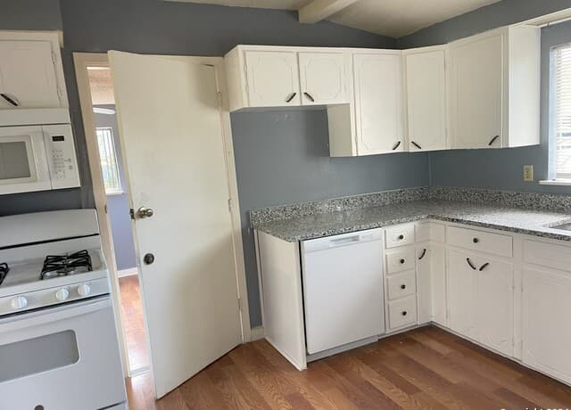 742 Olney — photo 3