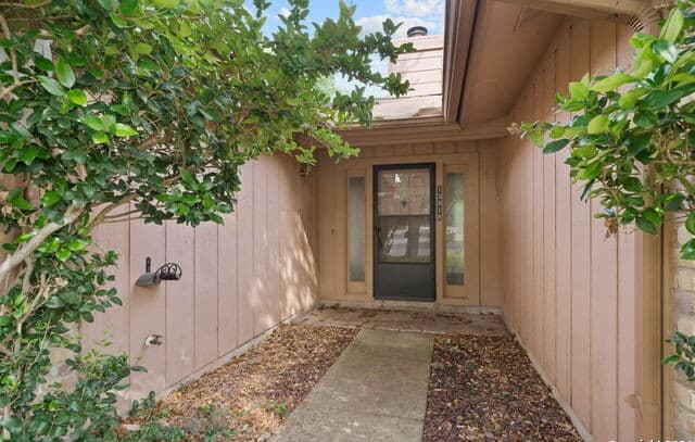 13918 Tree Crossing St — photo 3