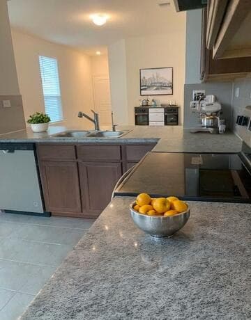 11723 Midnight Rain — photo 5