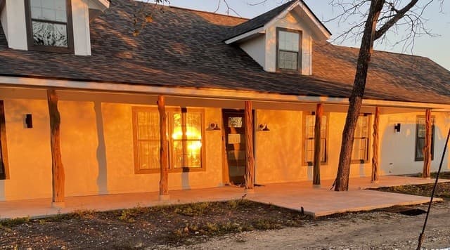 210 County Road 4643 — photo 2