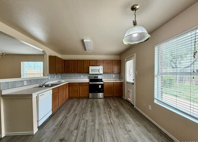 7439 Carriage Pass — photo 5