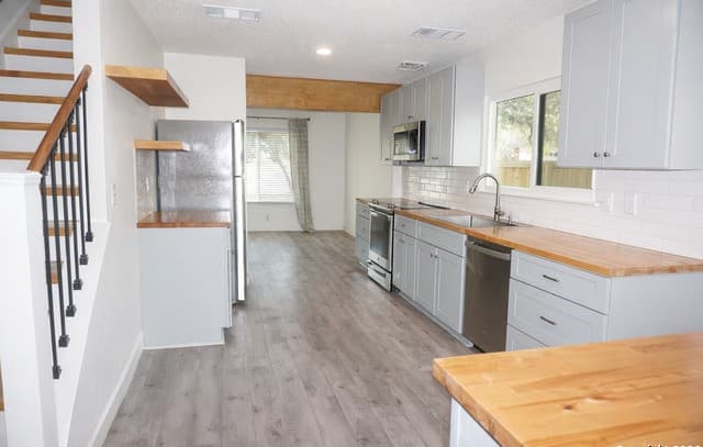 13003 Beacon Park Dr — photo 2