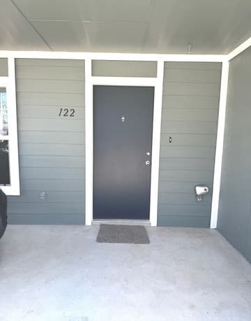 310 W. Evergreen Unit 122