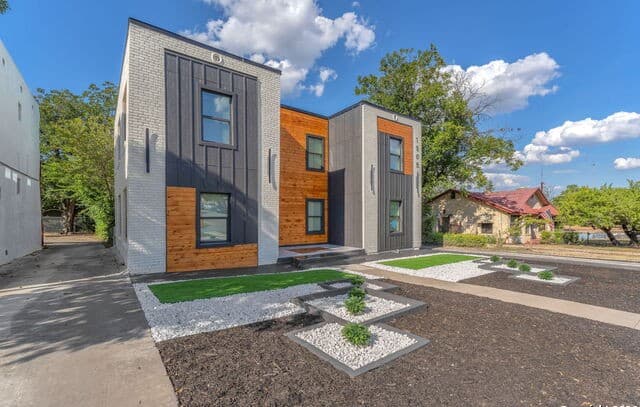 2-bedroom rental at 1505 Woodlawn Unit 2 in San Antonio, TX — photo 4