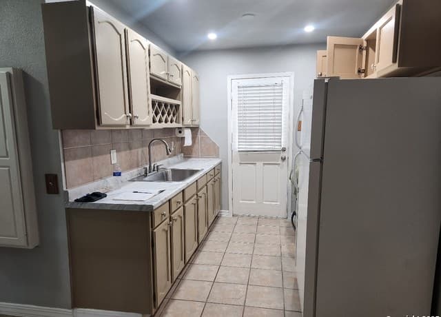 6018 Royal Valley — photo 1