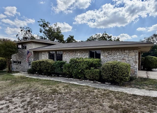 1236 E Live Oak Rd — photo 2