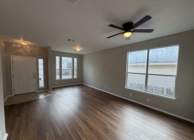 17007 Graham Walk — photo 4