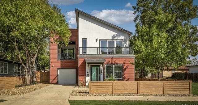 1417 E Crockett St — photo 2