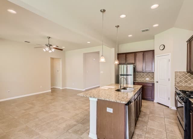 7819 William Bonney — photo 2