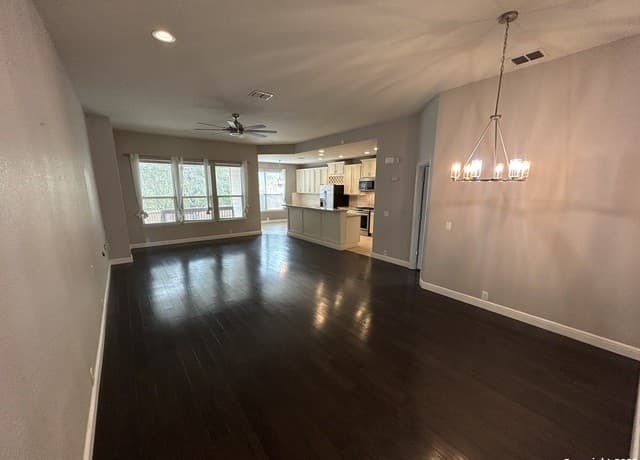 11818 Elijah Stapp — photo 3