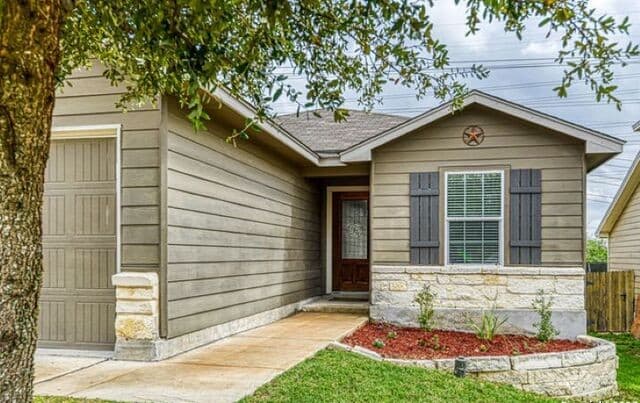 2202 York Bend — photo 1