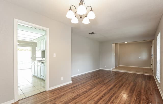 8807 Glen Shadow — photo 4