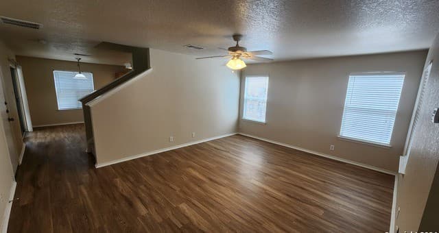 134 Adelaide Oaks — photo 3