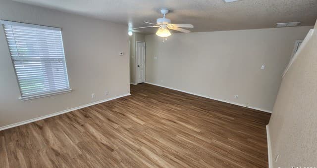 134 Adelaide Oaks — photo 5