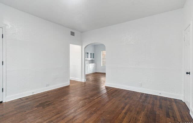 1630 W Rosewood Unit B — photo 2