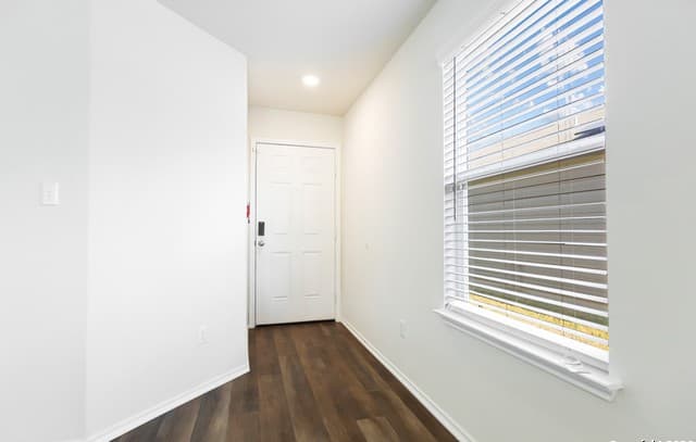 550 Retama — photo 3