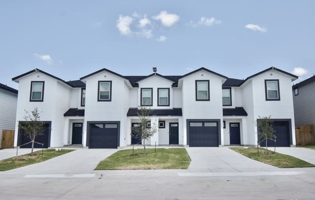 8427 Via Verona Unit 103