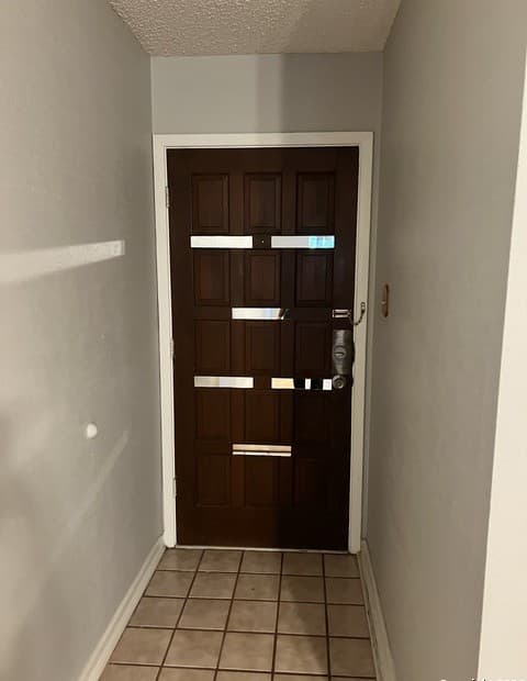 923 Vance Jackson — photo 1