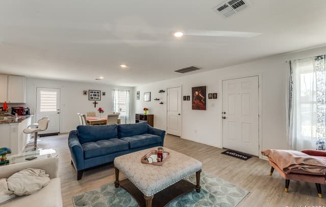 7111 Satellite Way — photo 3