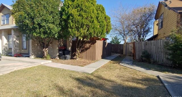 7536 Oak Chase — photo 2