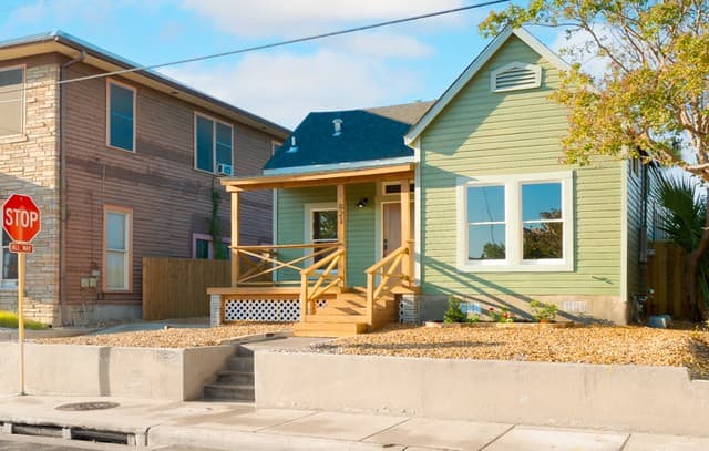 821 W Ashby Pl — photo 4