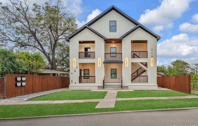 110 Webb Unit 201 — photo 1