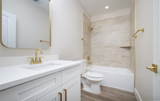 2-bedroom rental at 1644 Mistletoe Unit 101 in San Antonio, TX — photo 2