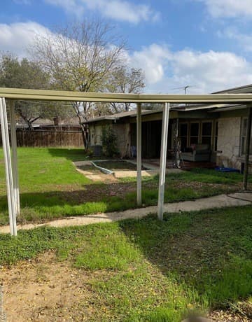 243 Beverly Dr — photo 2