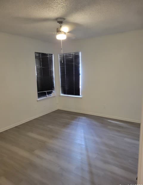 5218 Bluff — photo 4