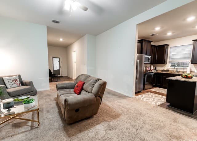 6210 Underwood — photo 2