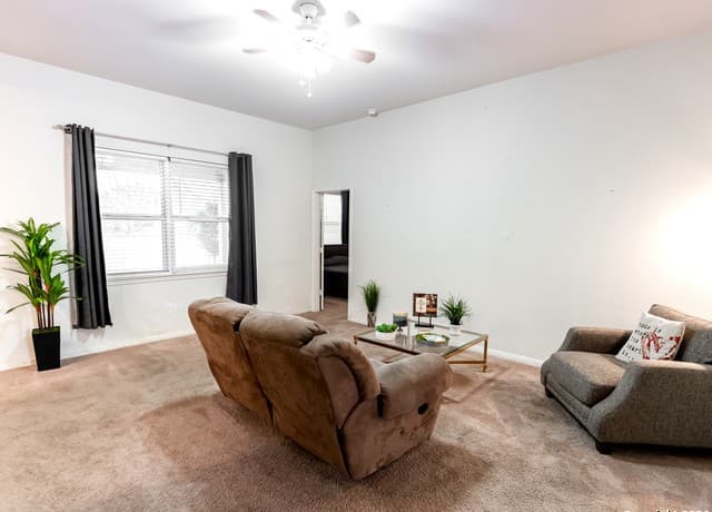 6210 Underwood — photo 3