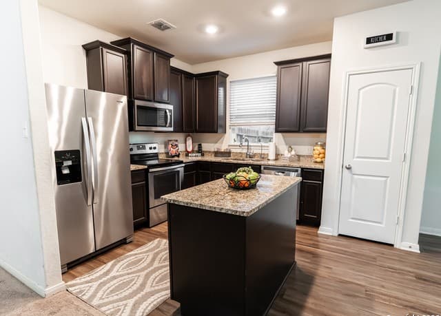 6210 Underwood — photo 5