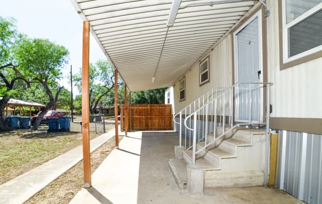 215 Greenlawn Ave Unit A — photo 5