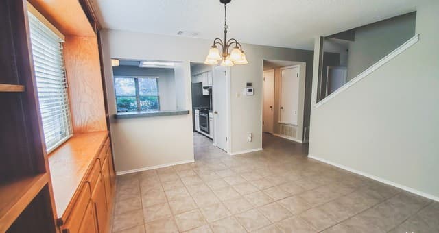 2943 Moss Tree St — photo 4