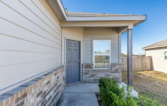 7427 Capstone — photo 3